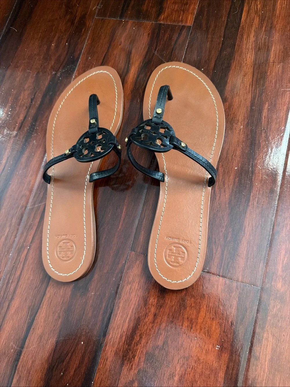 Tory Burch slip on Gabriel flat thong black leather logo signature size 10.5
